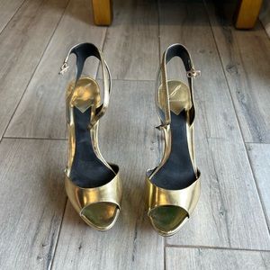 Brian Atwood pumps. Unworn.